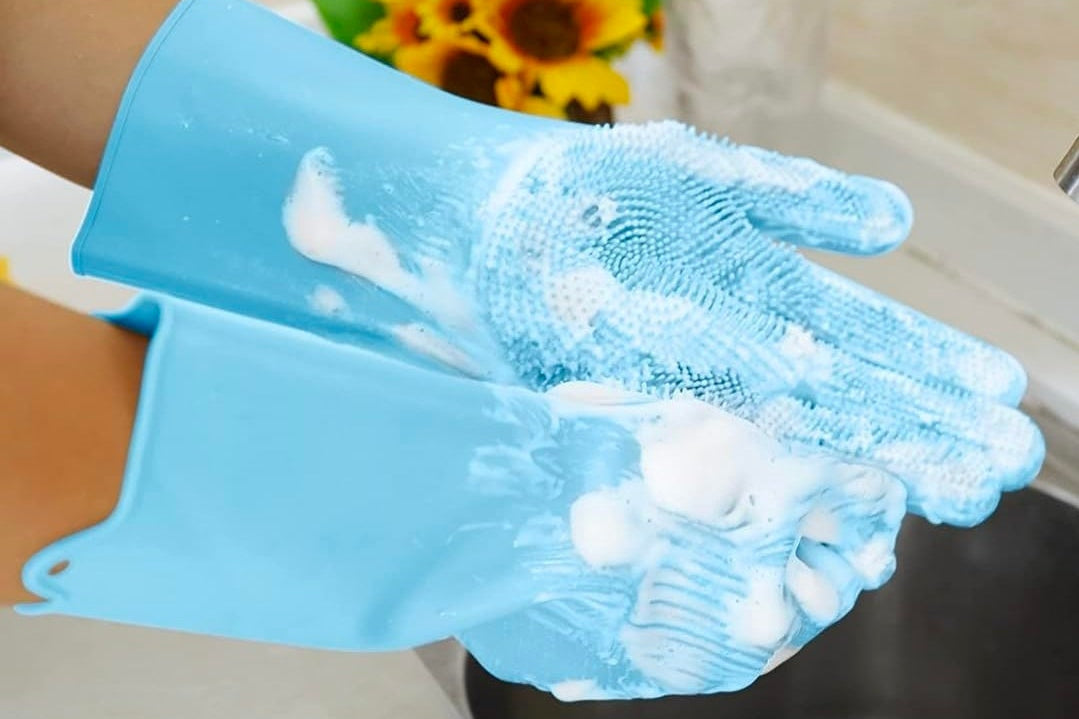 Gloves Magic Silicone Dish Washing Gloves, Silicon Cleaning Gloves, Silicon Hand Gloves for Kitchen Dishwashing and Pet Grooming, Great for Washing Dish, Car, Bathroom